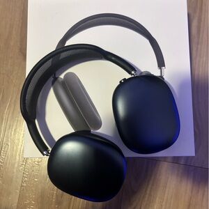 AirPod Pro Maxes